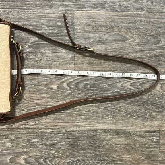 Vintage Dooney & Bourke All Weather Raw Leather
Carrier Shoulder Bag Crossbody - Picture 8 of 17